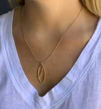 Load image into Gallery viewer, Leaf Necklace
