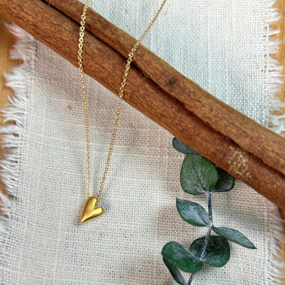Solid heart pendant deals