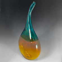 Load image into Gallery viewer, Elena Encalmo Teardrop Vase
