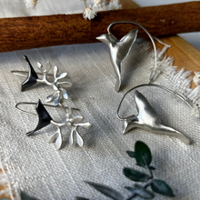 Load image into Gallery viewer, Hummingbird Dangle Earring

