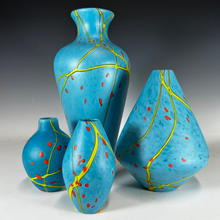 Load image into Gallery viewer, Medium Arrowhead Chrysocolla Vase
